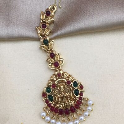 Pearl Hangining Maangttikka