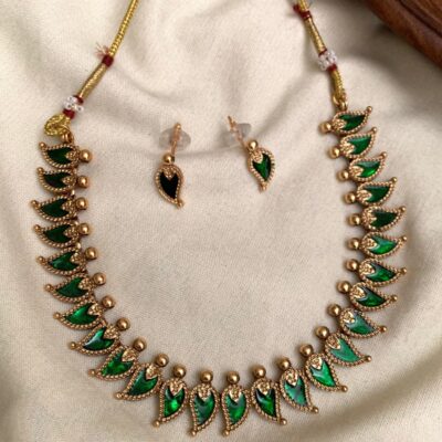 Pulinagha Green Necklace