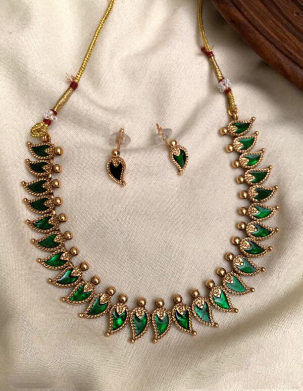 Pulinagha Green Necklace