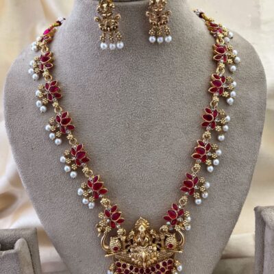 Thamarapoovu Red Haaram