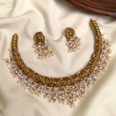 Moon Hangining Rice Pearl Necklace