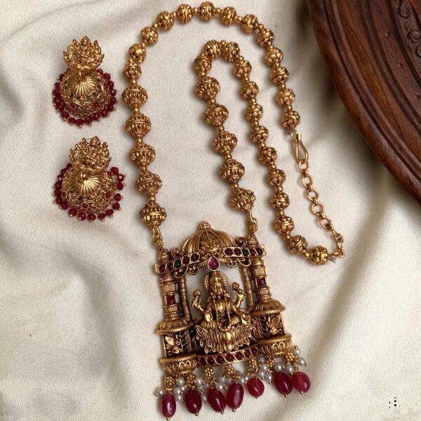 Saraswathi Mandap Haaram Red