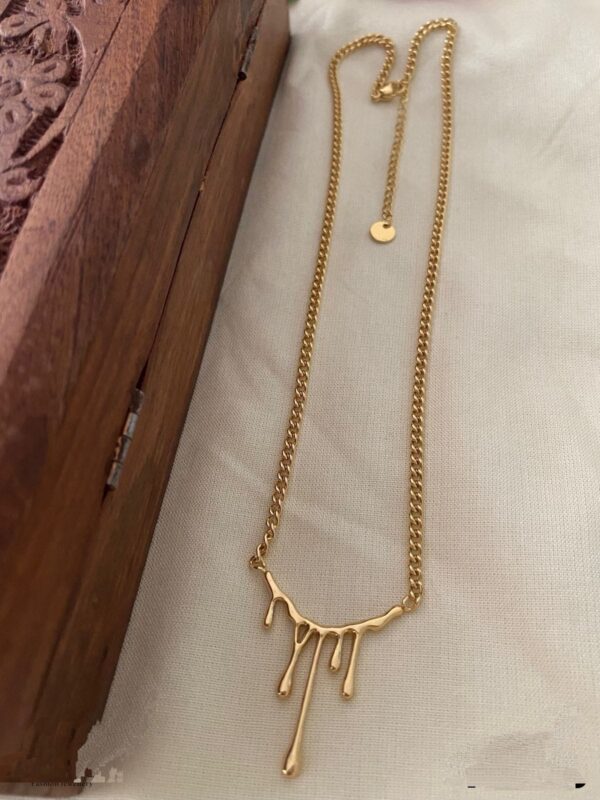 Melting Gold Chain