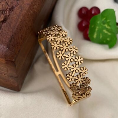 Daisy Flower Bangle