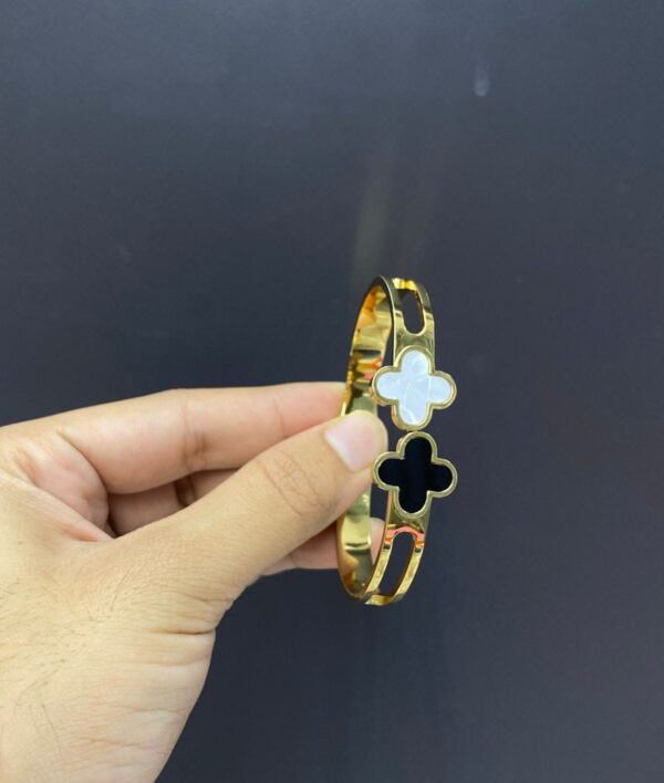 Tora Bangle