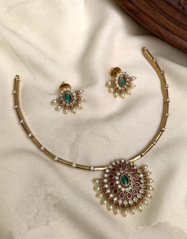 Pipping Pearl Kundan Necklace