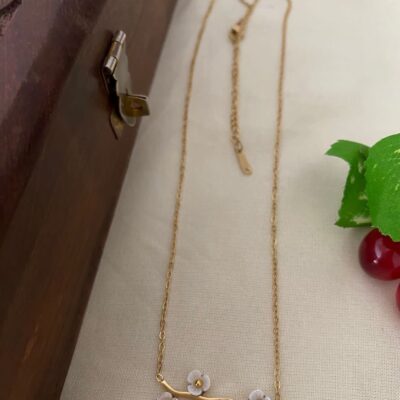 Floral Pendant Chain