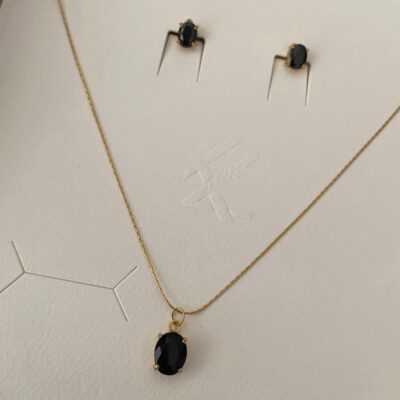 Black Daisy Necklace With Earrings