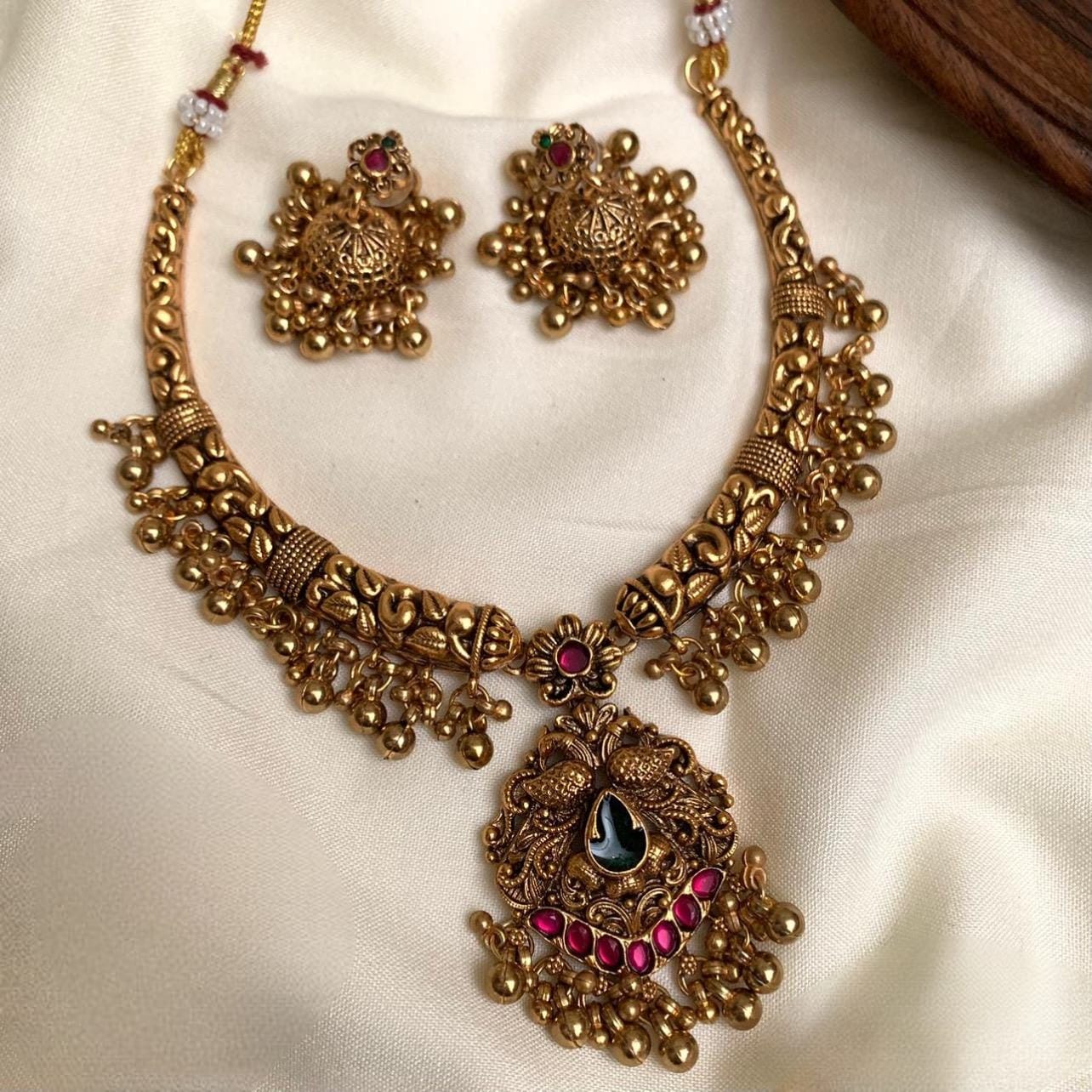 Thuvali Neck Collection