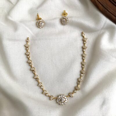 Mohini Neck
