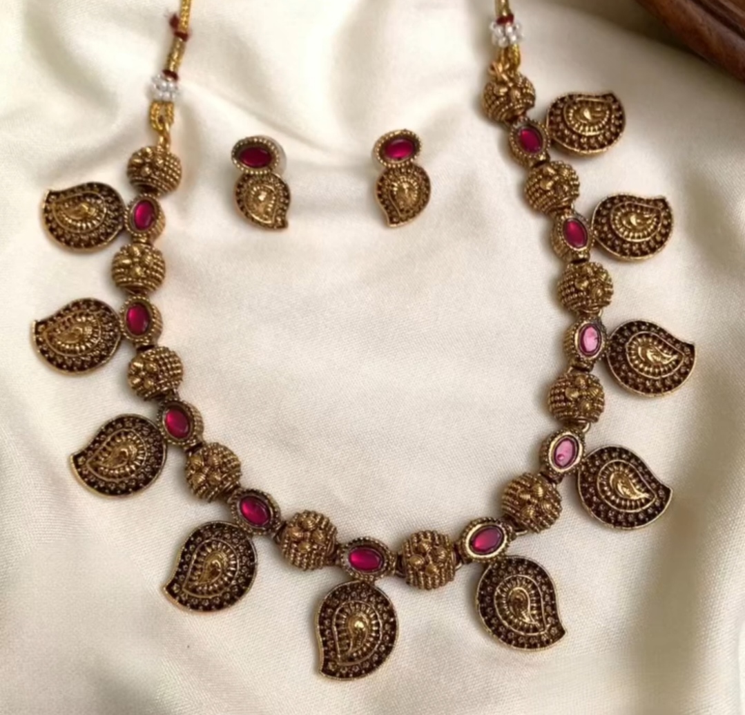 Mango Necklace