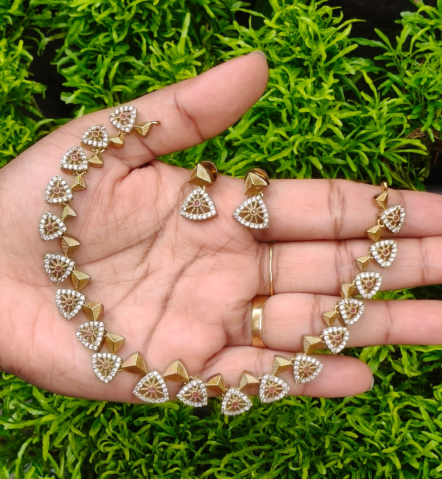 Kushi Necklace