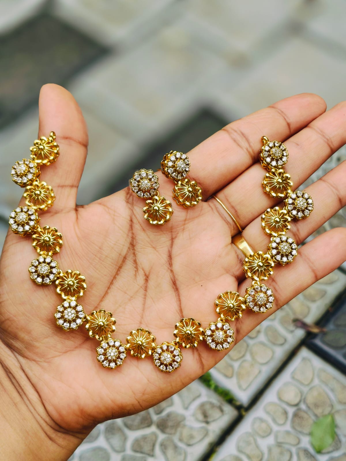 Alli Necklace
