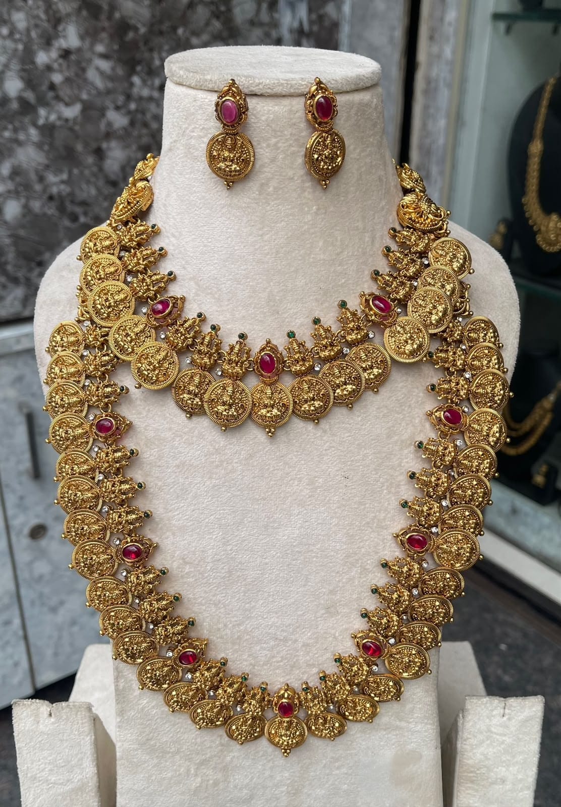 Madhavam wedding set